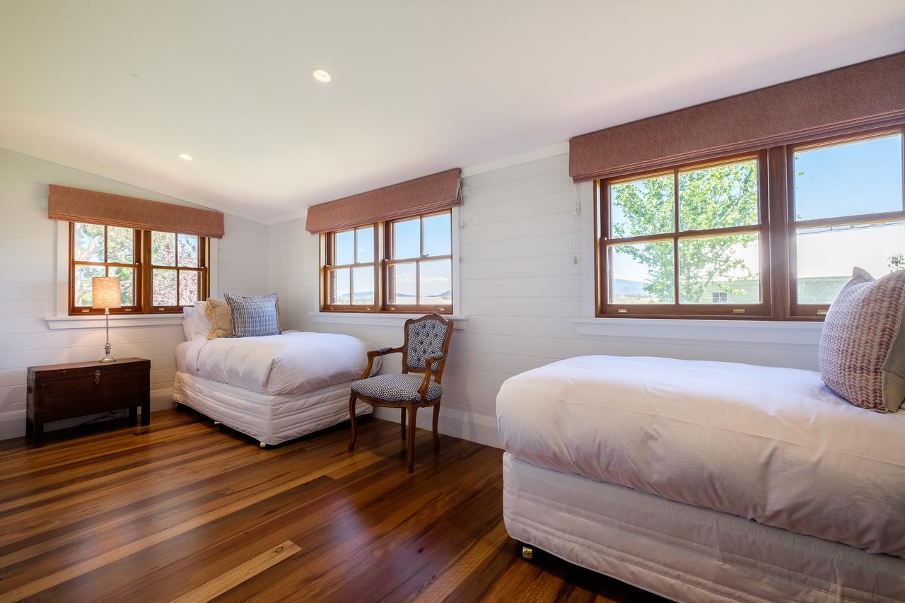ホテル Goonoo Goonoo Station タムワース エクステリア 写真 A bedroom at the hotel