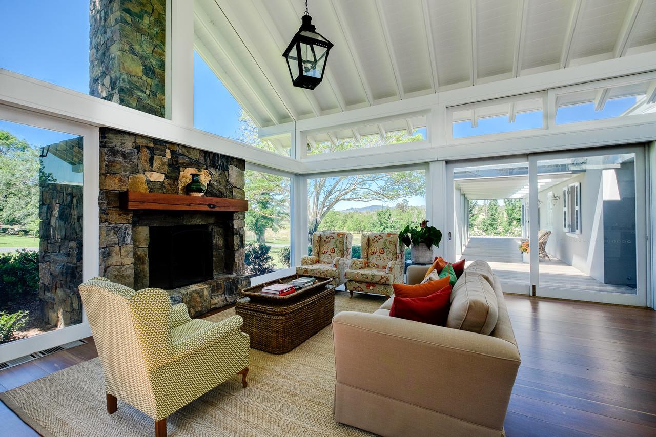 ホテル Goonoo Goonoo Station タムワース エクステリア 写真 Interior of the house